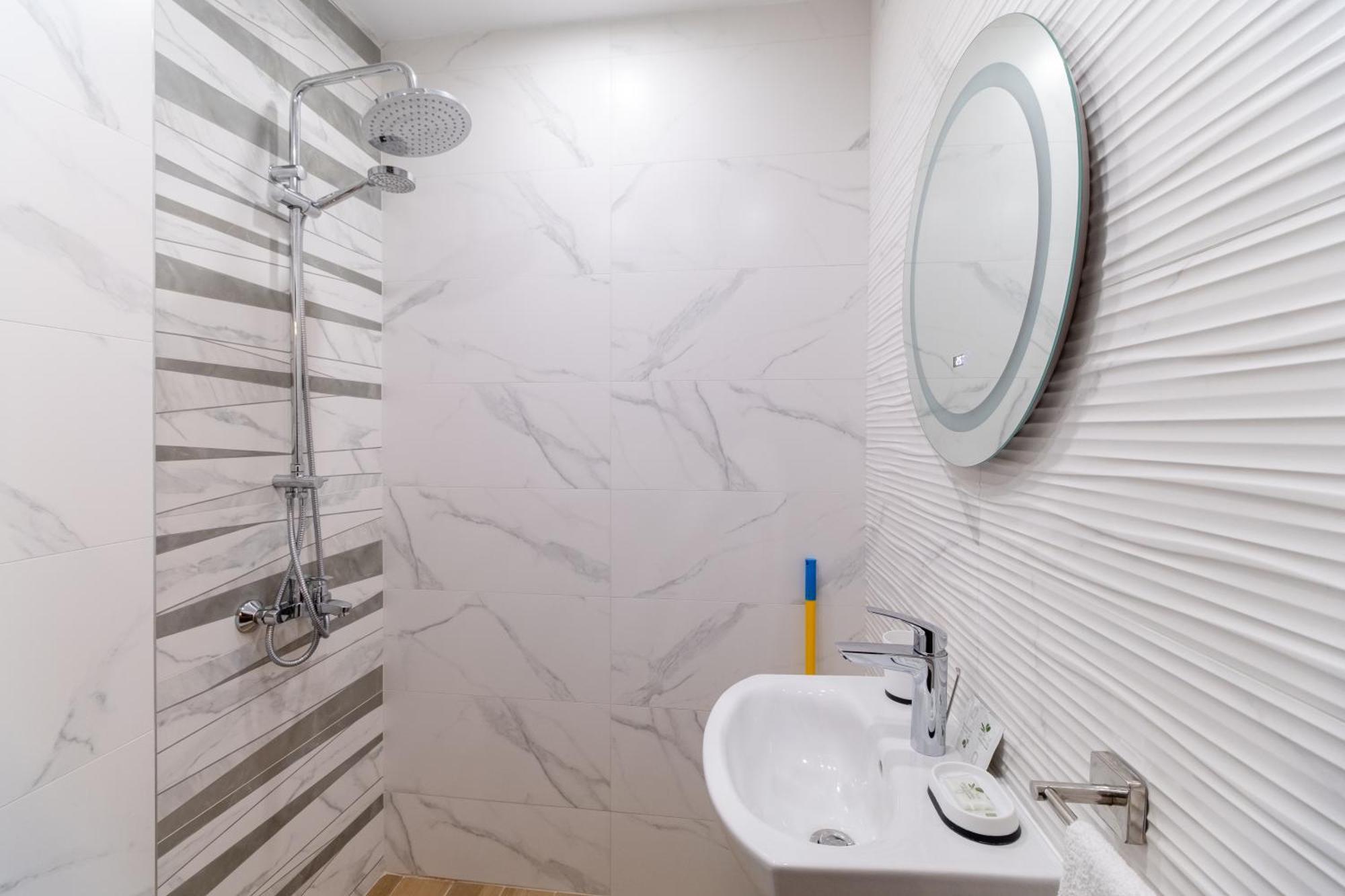 1-Bedroom Apartment With Free Private Parking Plovdiv Kültér fotó