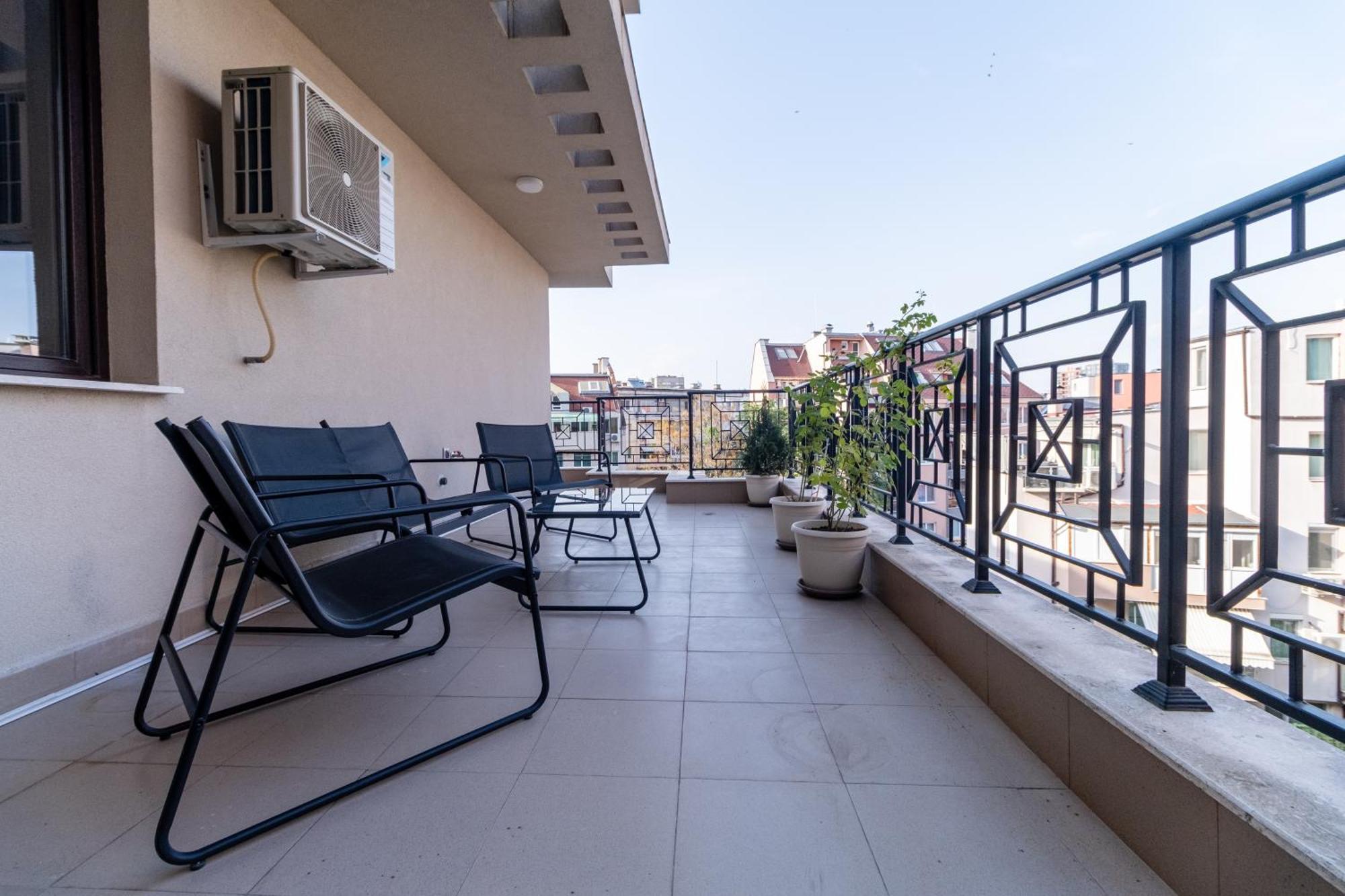 1-Bedroom Apartment With Free Private Parking Plovdiv Kültér fotó