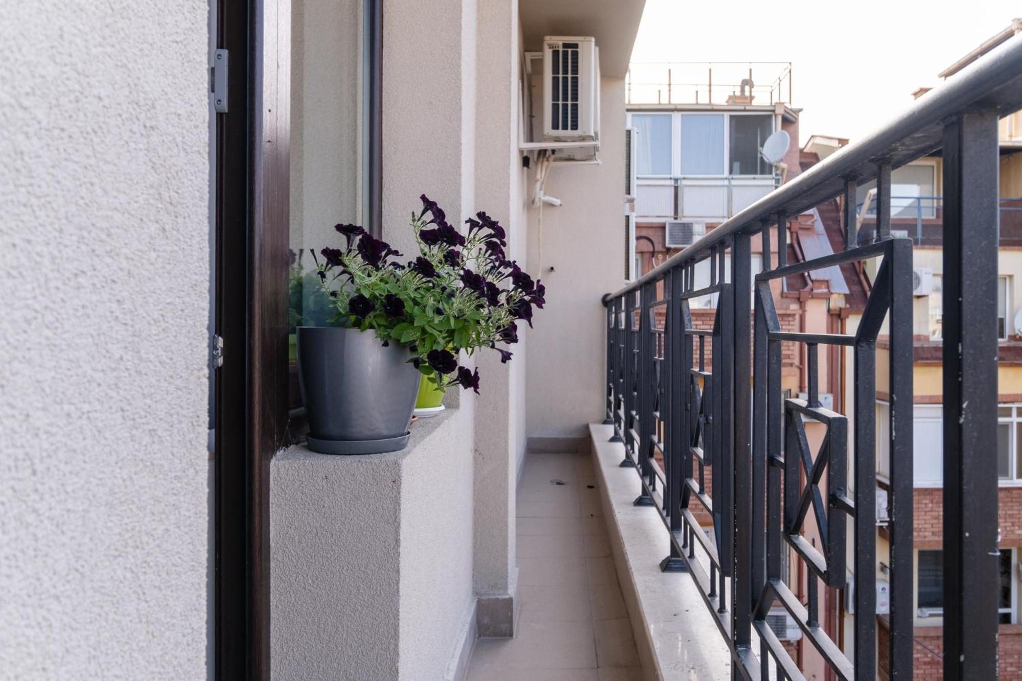 1-Bedroom Apartment With Free Private Parking Plovdiv Kültér fotó